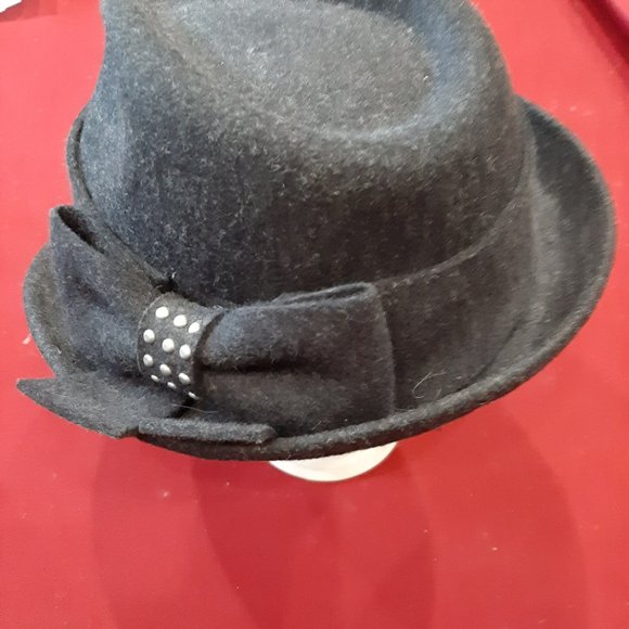Ladies Hat - Picture 1 of 2
